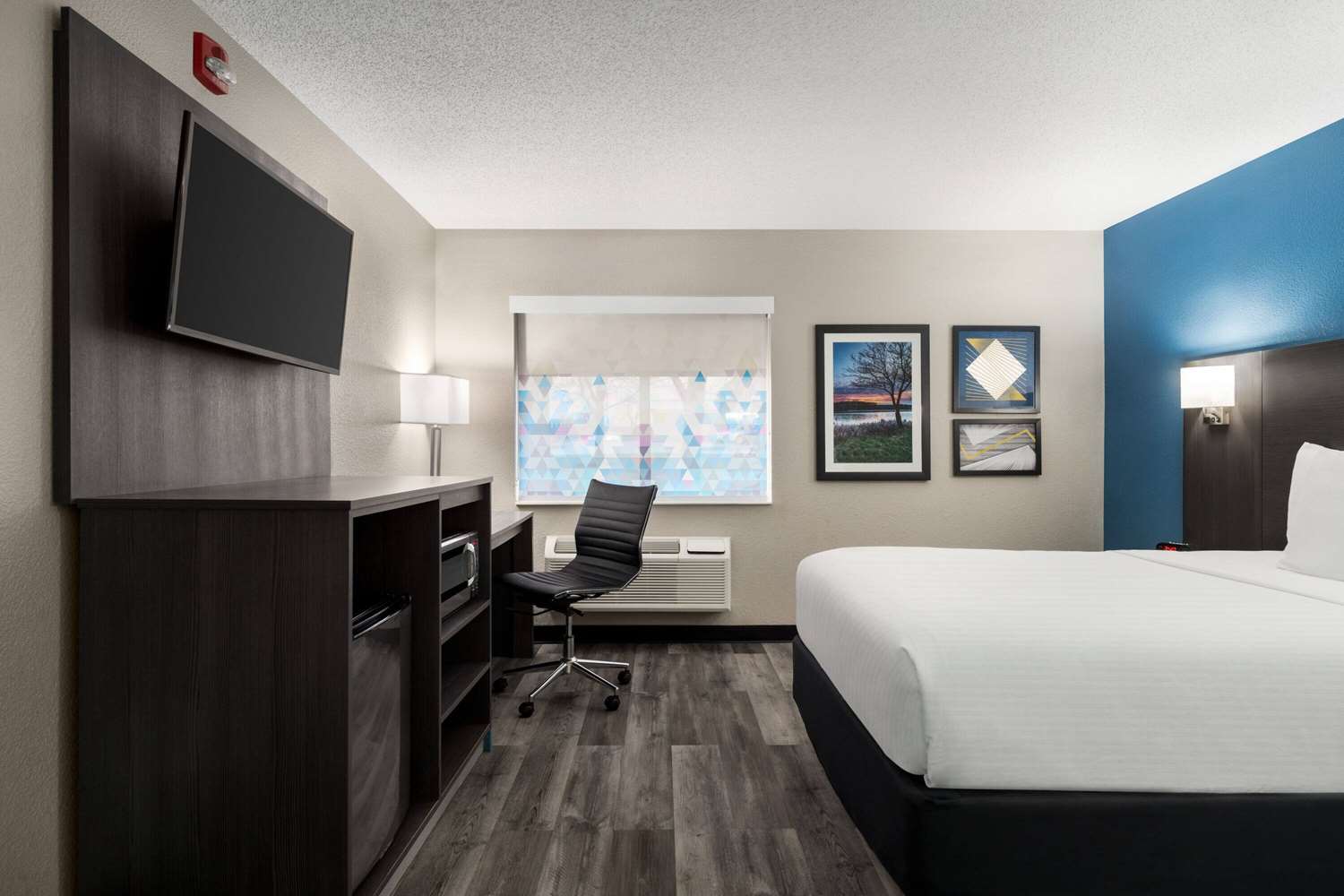 La Quinta Inn & Suites by Wyndham Chicago Tinley Park 16/47