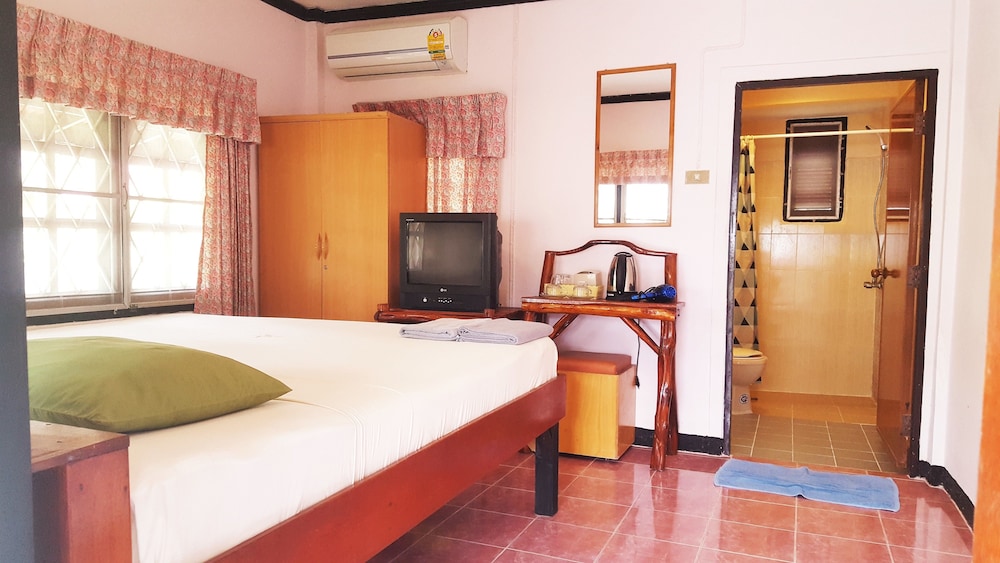 First Villa Beach Resort 24/75