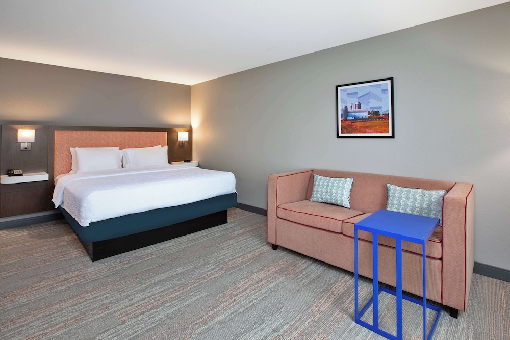 Room at Hampton Inn Clinton Ia, CLINTON - IA