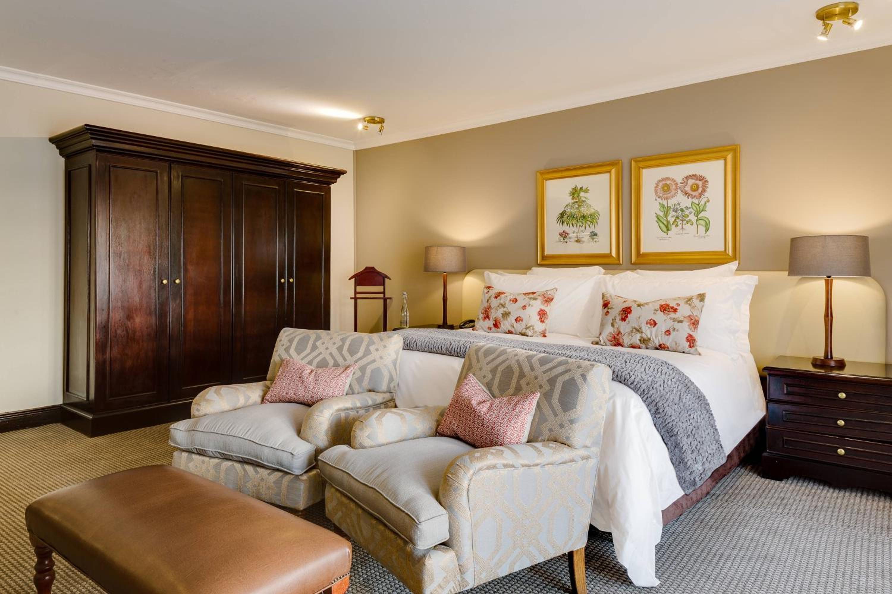 غرفة بسرير كينج بإطلالة على البحيرة بشرفة مع أريكة، Irene Country Lodge, Autograph Collection 7/10