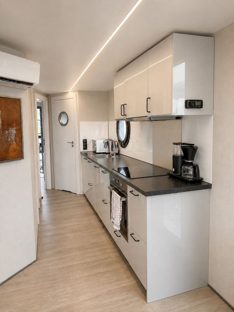 La Mare Resort 25/50