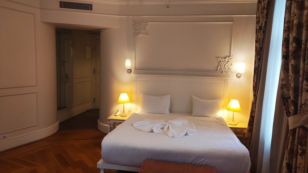 Corinne Hotel 17/50