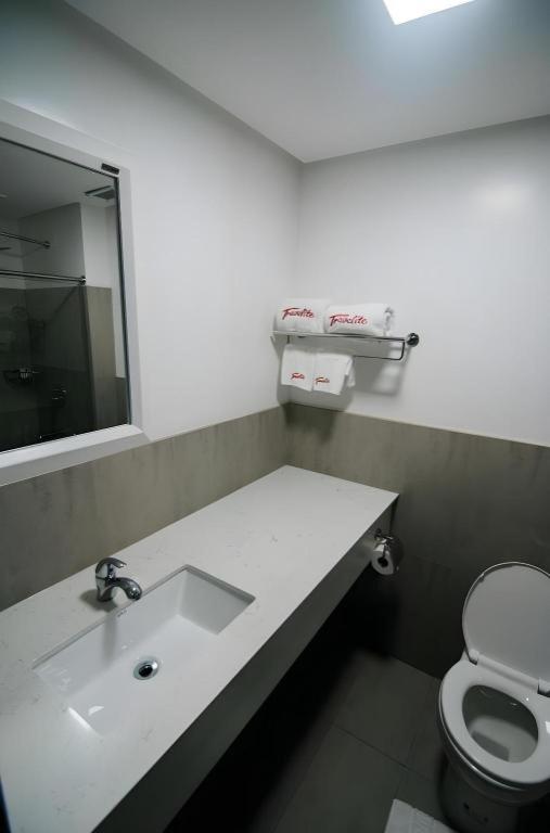 Travelite Express Hotel 28/33
