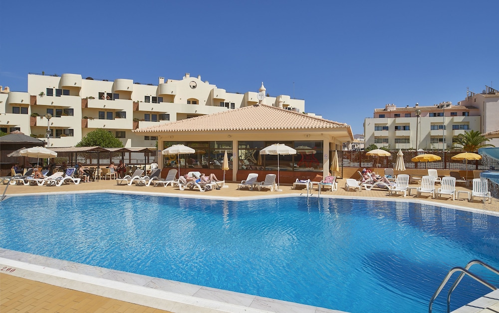 Oceanus Aparthotel 6/63