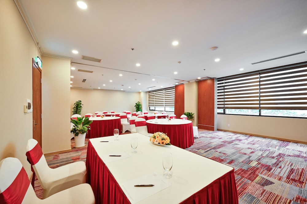 Muong Thanh Grand Saigon Centre Hotel 65/71
