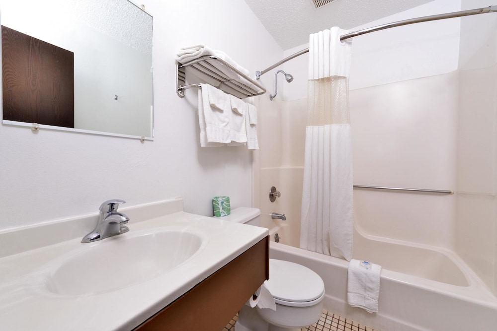 Americas Best Value Inn & Suites-Sidney 9/37