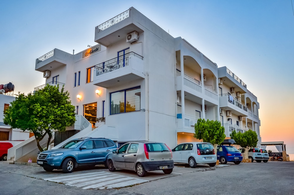 Alexis Hotel 82/87