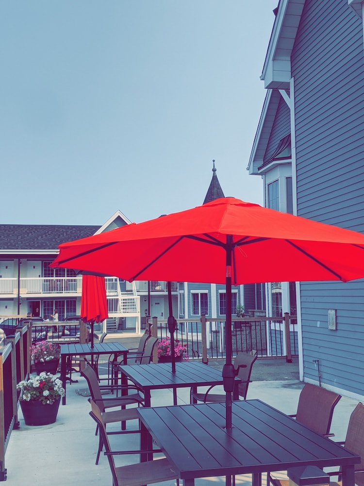 The Universal Inn And Suites 4/67