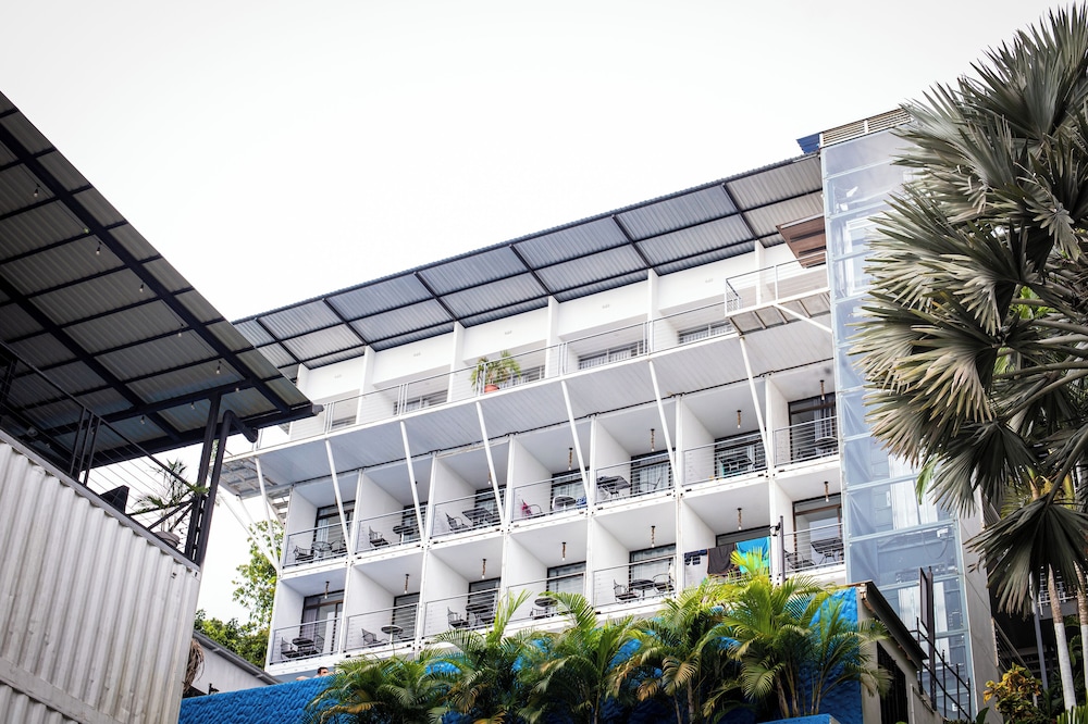 El Faro Beach Hotel 2/65