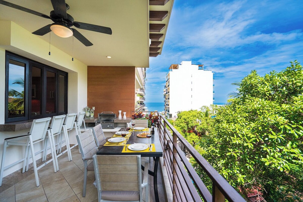 Resorts By Pinnacle 220 8/72