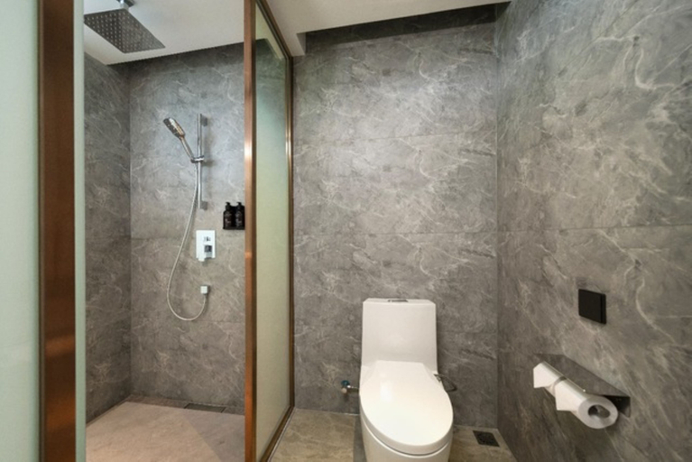 غرفة سوبيريور بسرير كينج، Model J Hotel Jakarta Soekarno Hatta Airport 3/3
