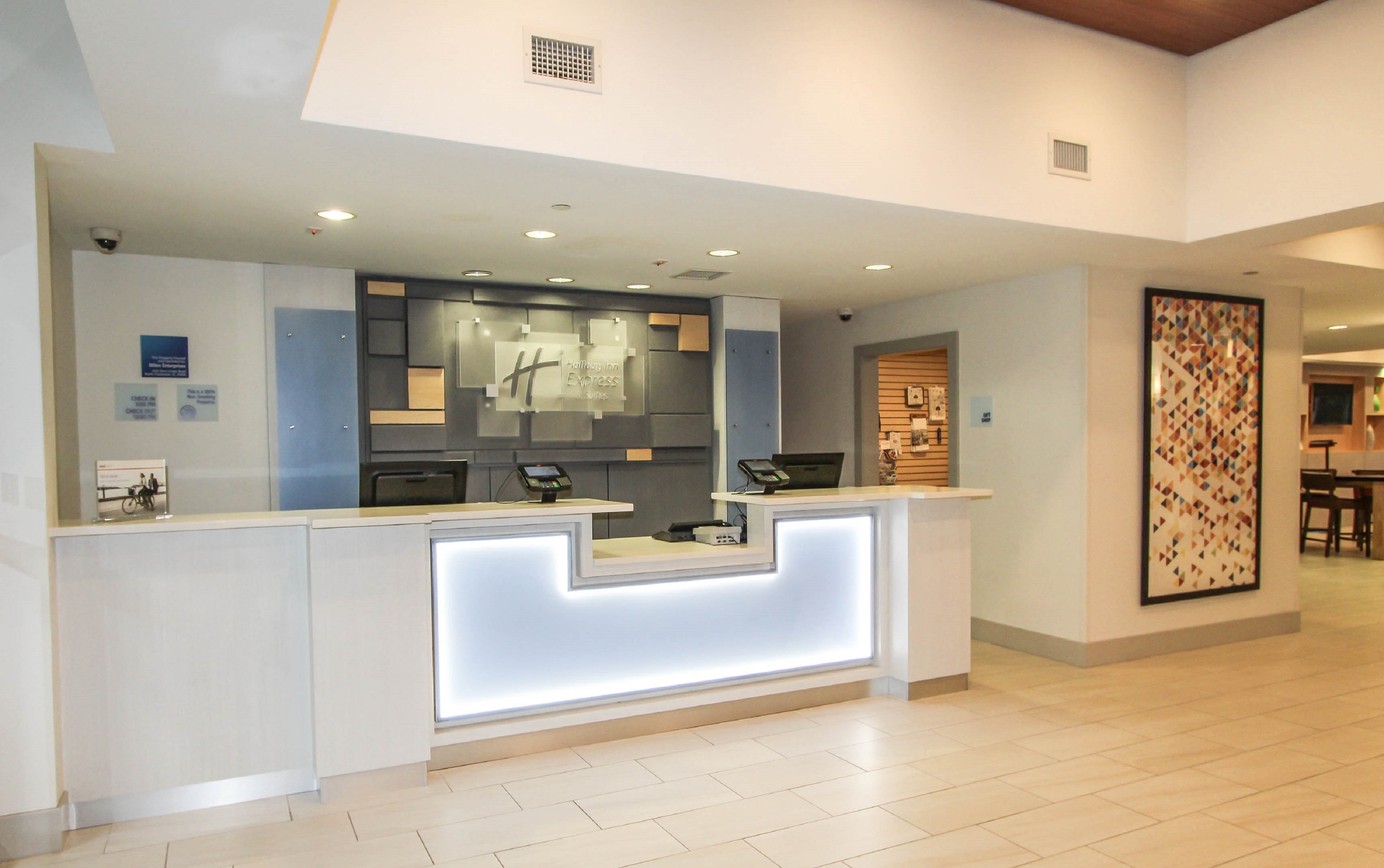 Holiday Inn Express Hotel And Suites Charleston North 8/56