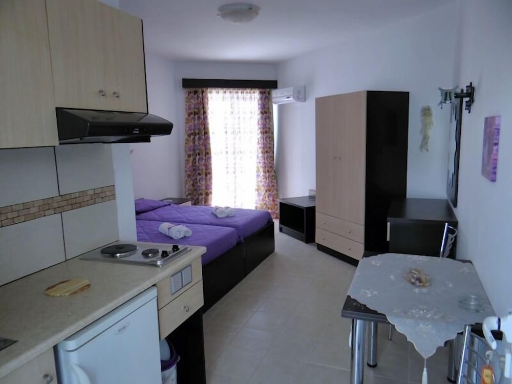 Anelia Boutique Studios And Apartments 49/50