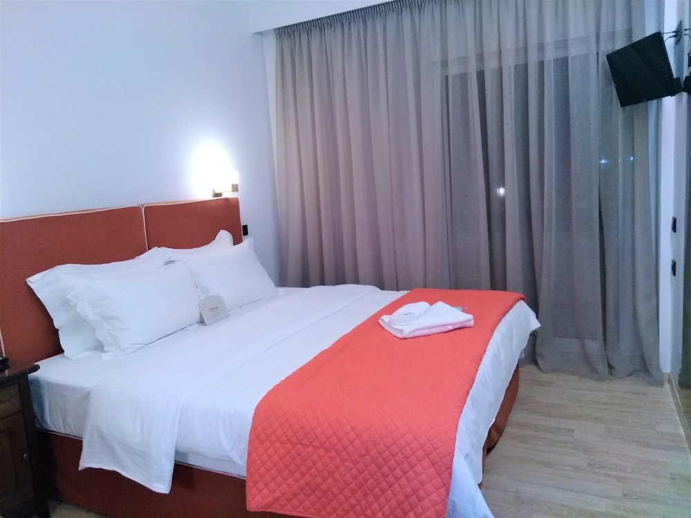 ANASTAZIA LUXURY SUITES & ROOMS 20/70