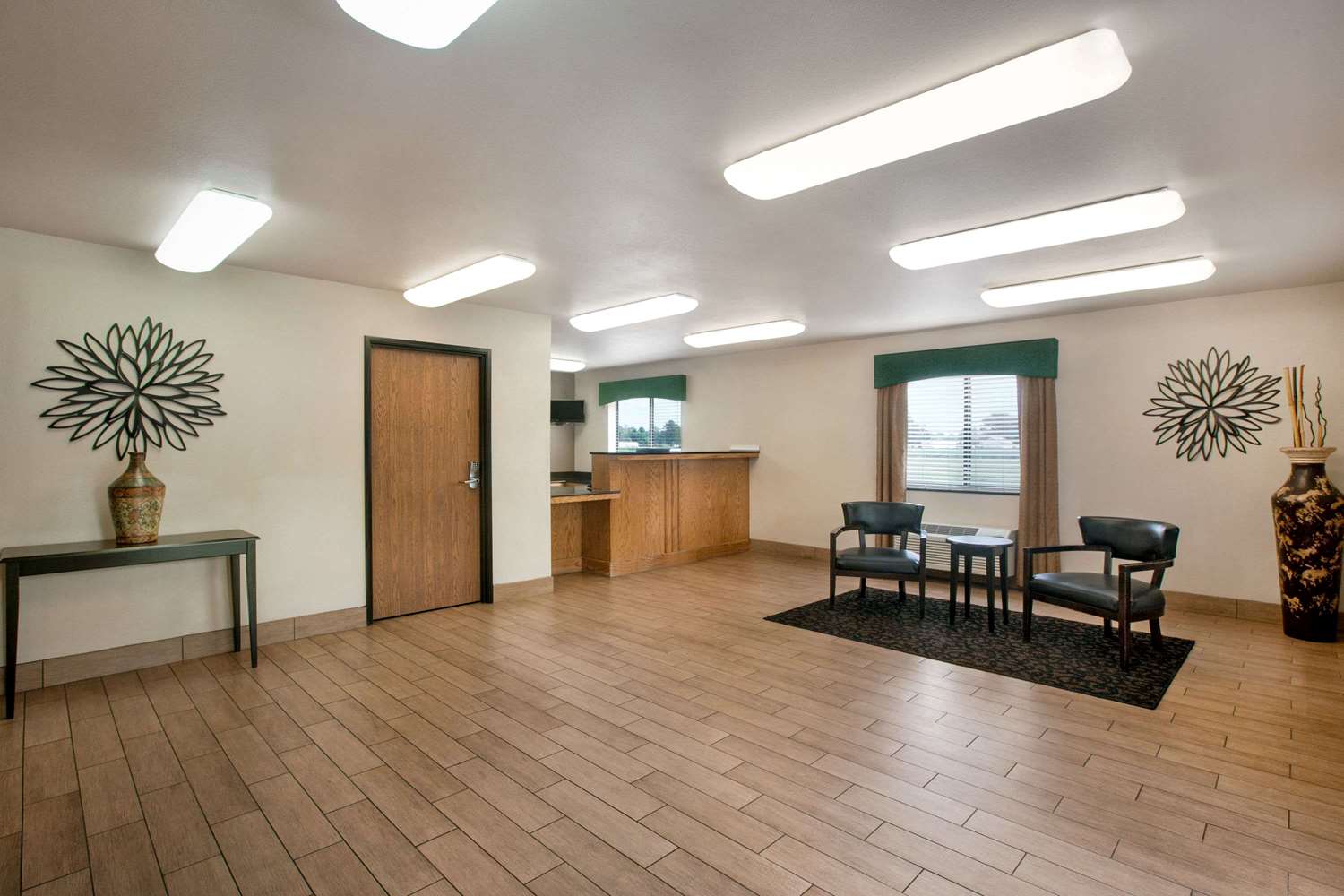 Travelodge By Wyndham Livonia 3/21
