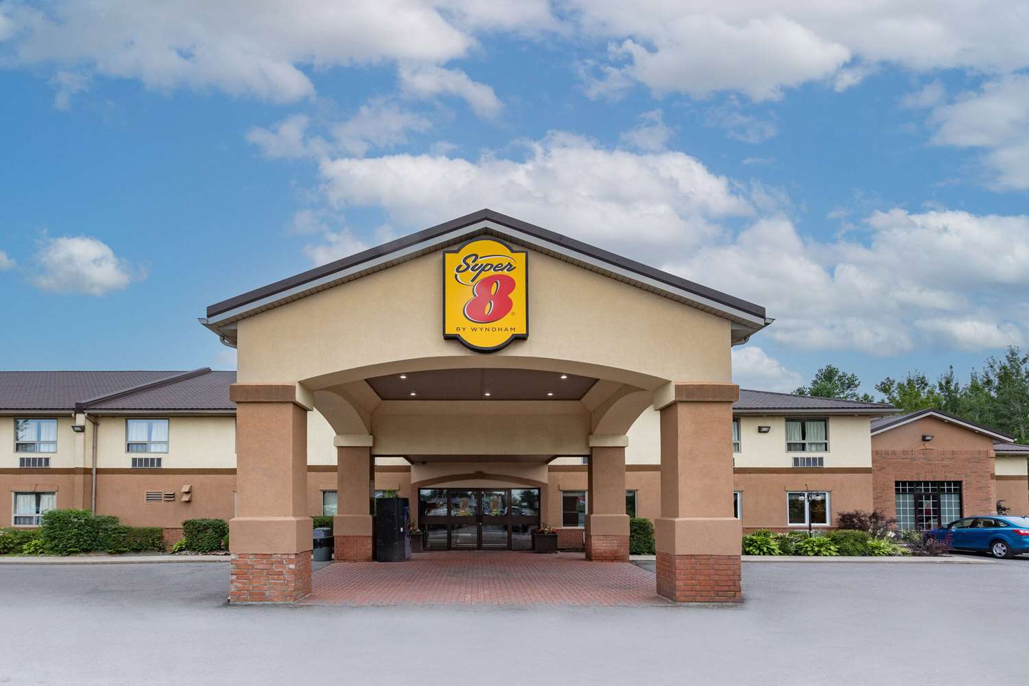 Super 8 by Wyndham Cornwall ON 3/21