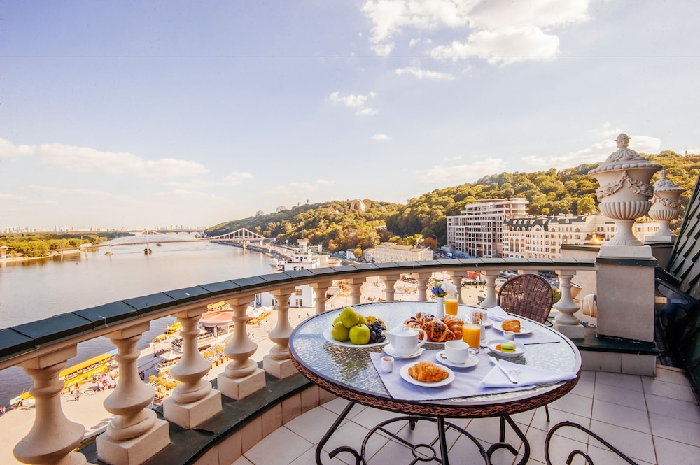 Fairmont Grand Hotel Kyiv 44/50