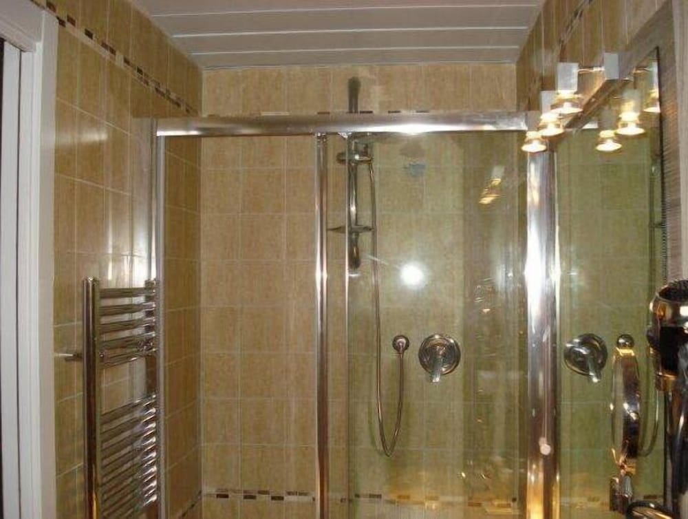 Morrisson Hotel 21/22