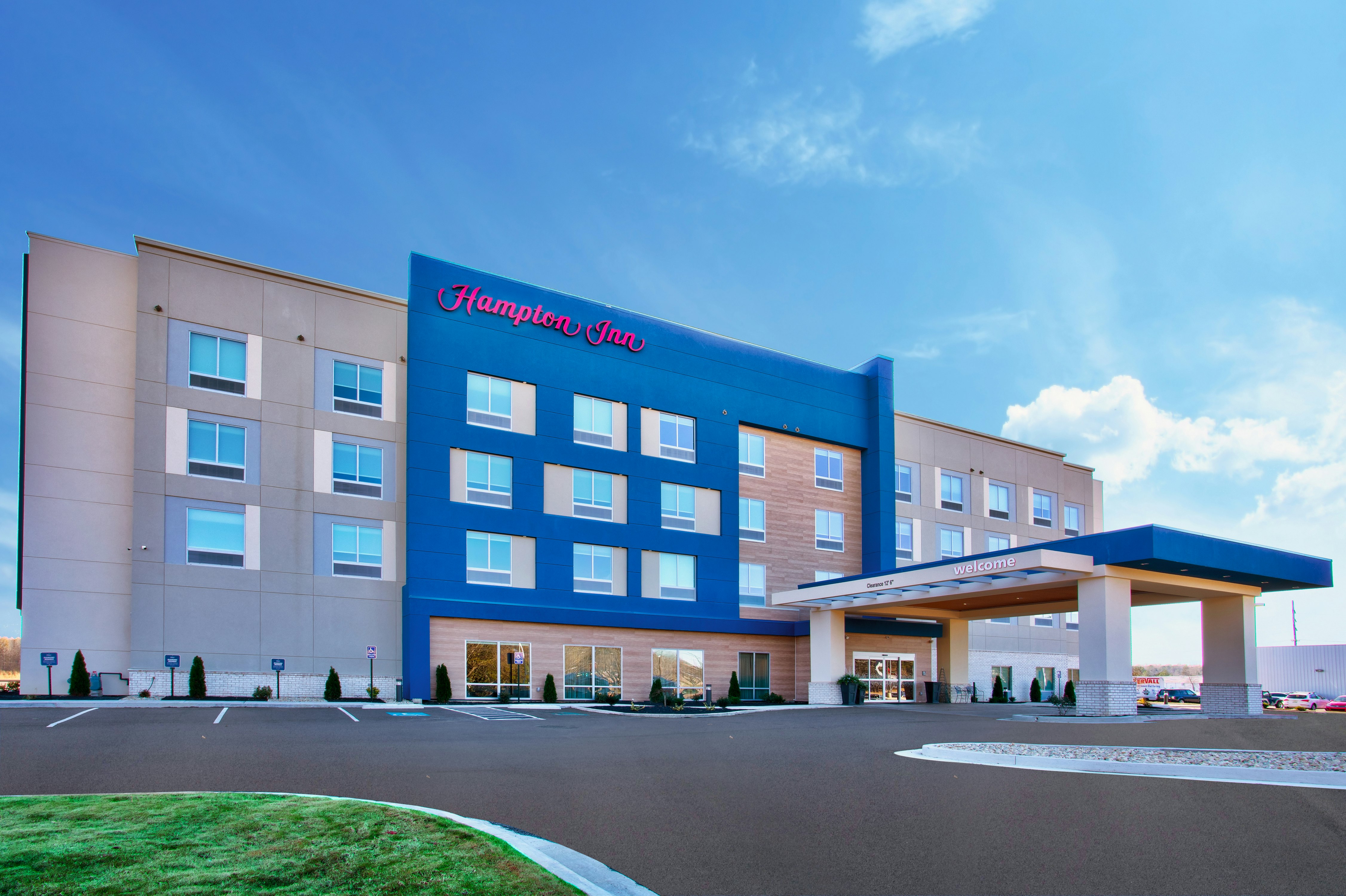 Hampton Inn by Hilton Paris 2/23