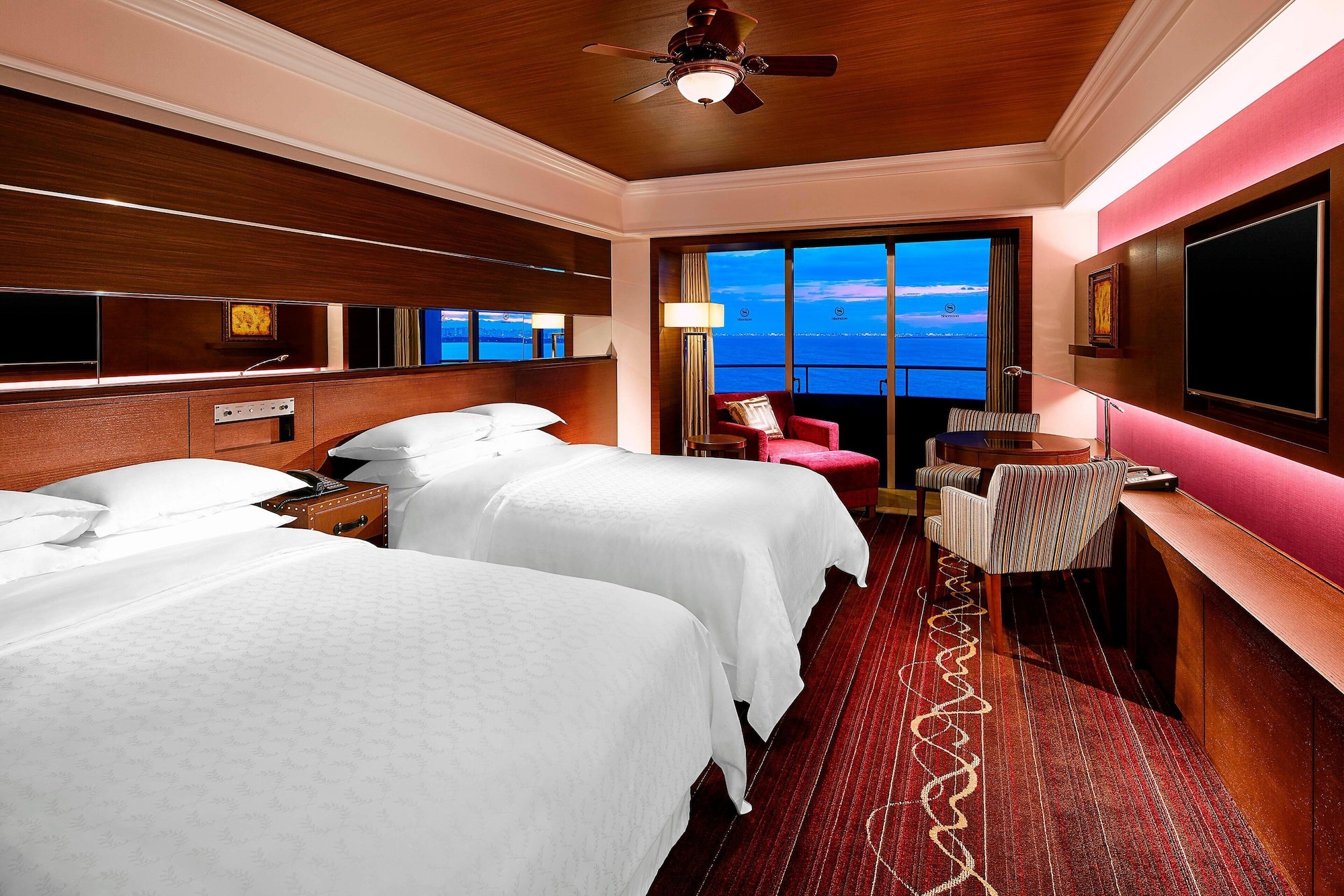 غرفة كلوب بسريرين مزدوجين، Sheraton Grande Tokyo Bay Hotel 2/5
