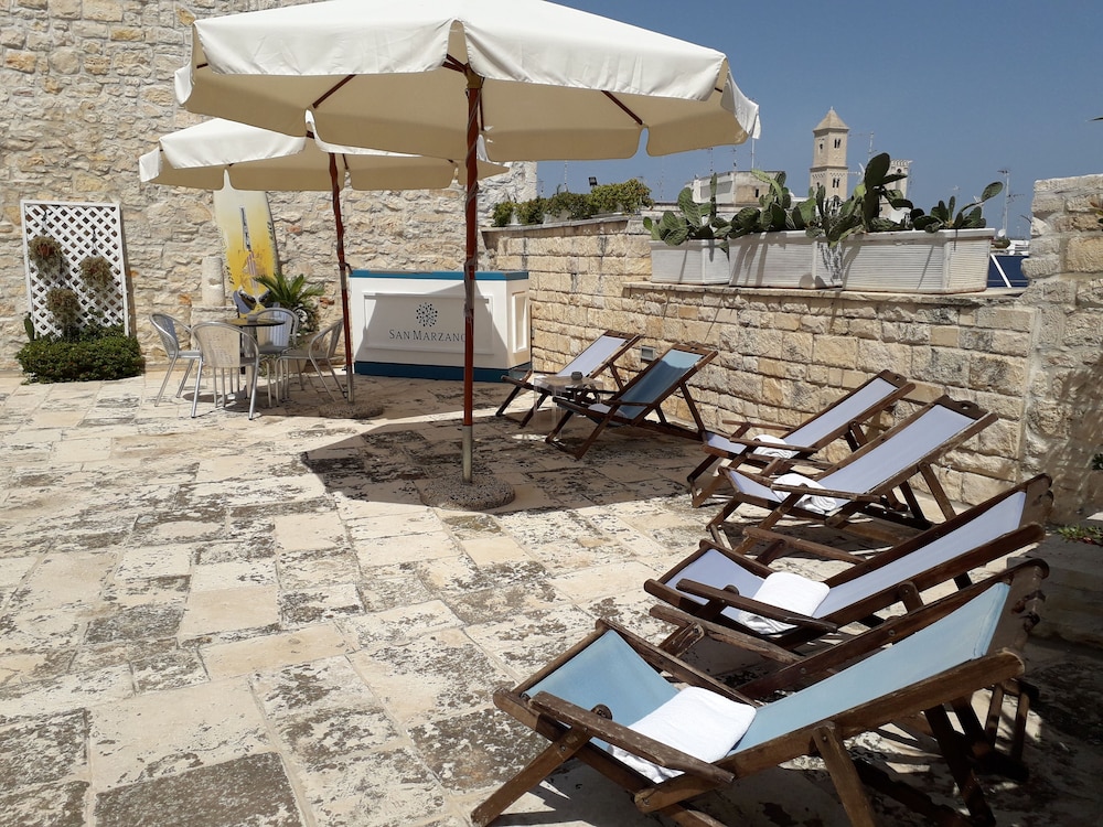S. Martin Hotel 23/50