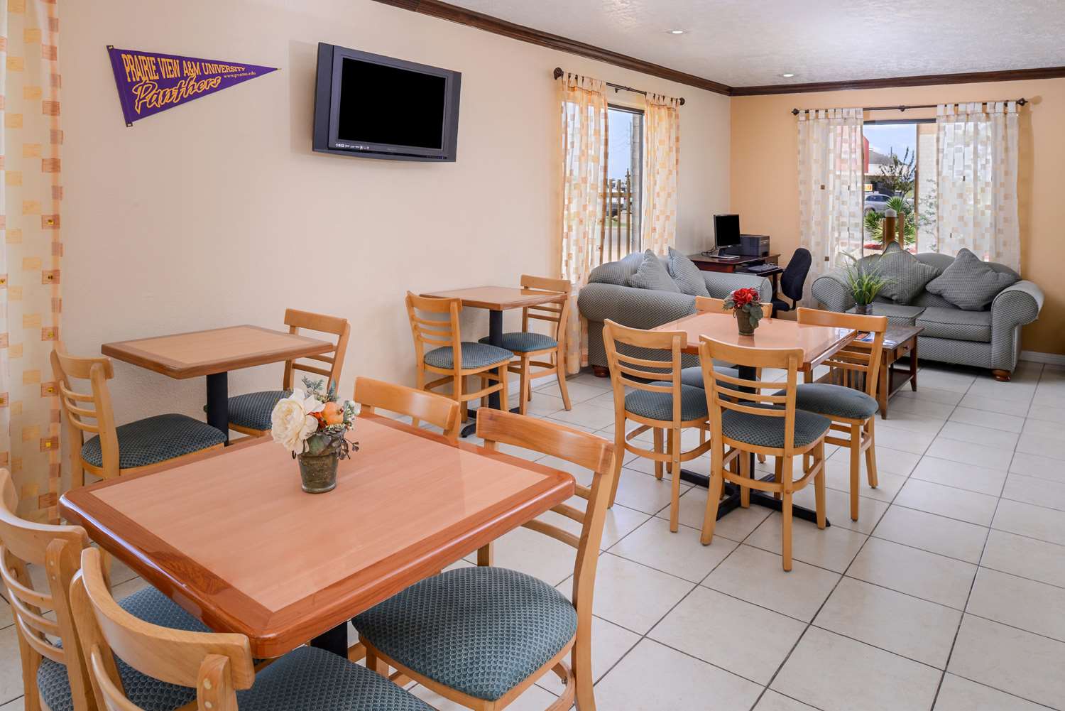 Americas Best Value Inn & Suites Waller Prairie View 30/38
