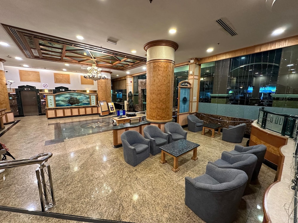 The Paramount Hotel 37/58