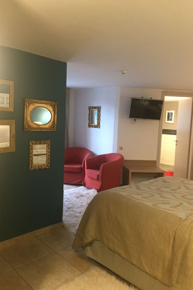 Forest Suites Boutique Hotel 28/79