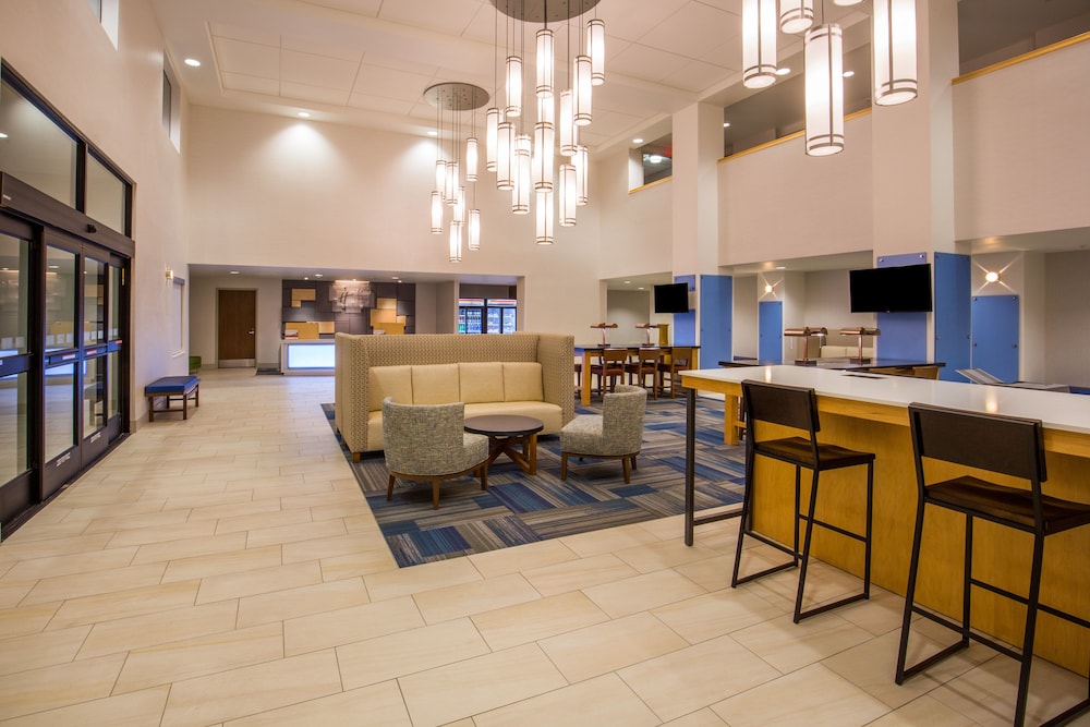 Holiday Inn Express & Suites PAHRUMP 17/61