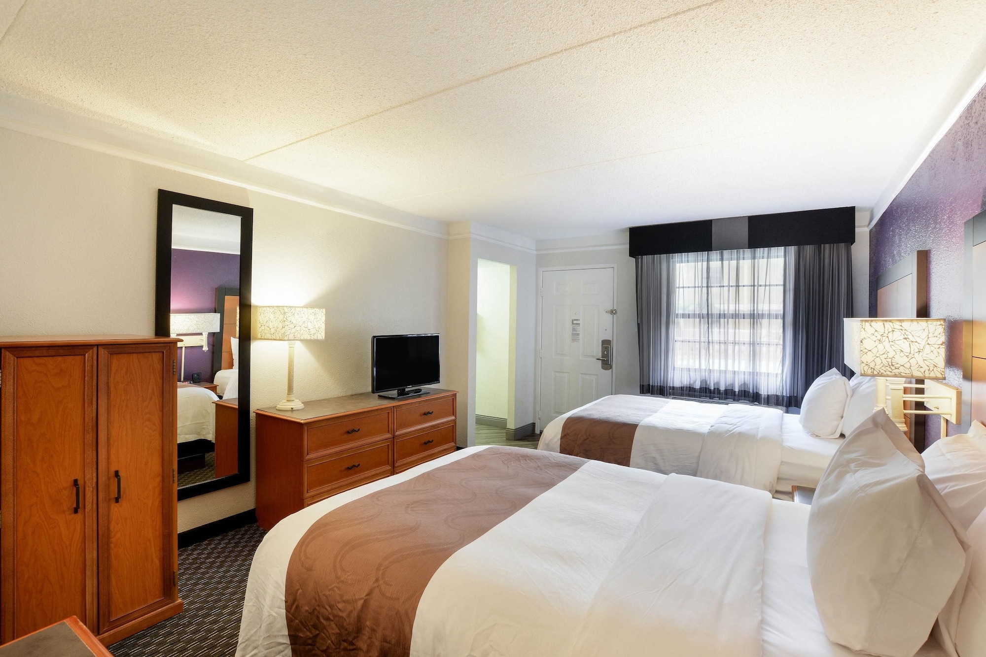 STANDARD, 2 DOUBLE BEDS