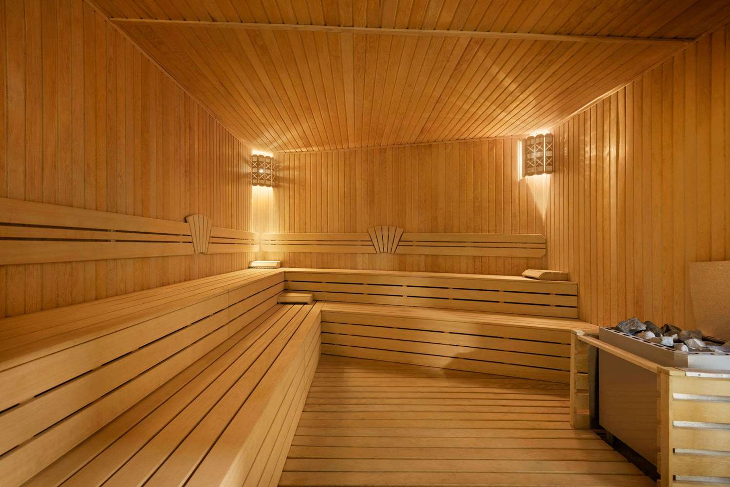Hawthorn Suites By Wyndham Cerkezkoy 13/44