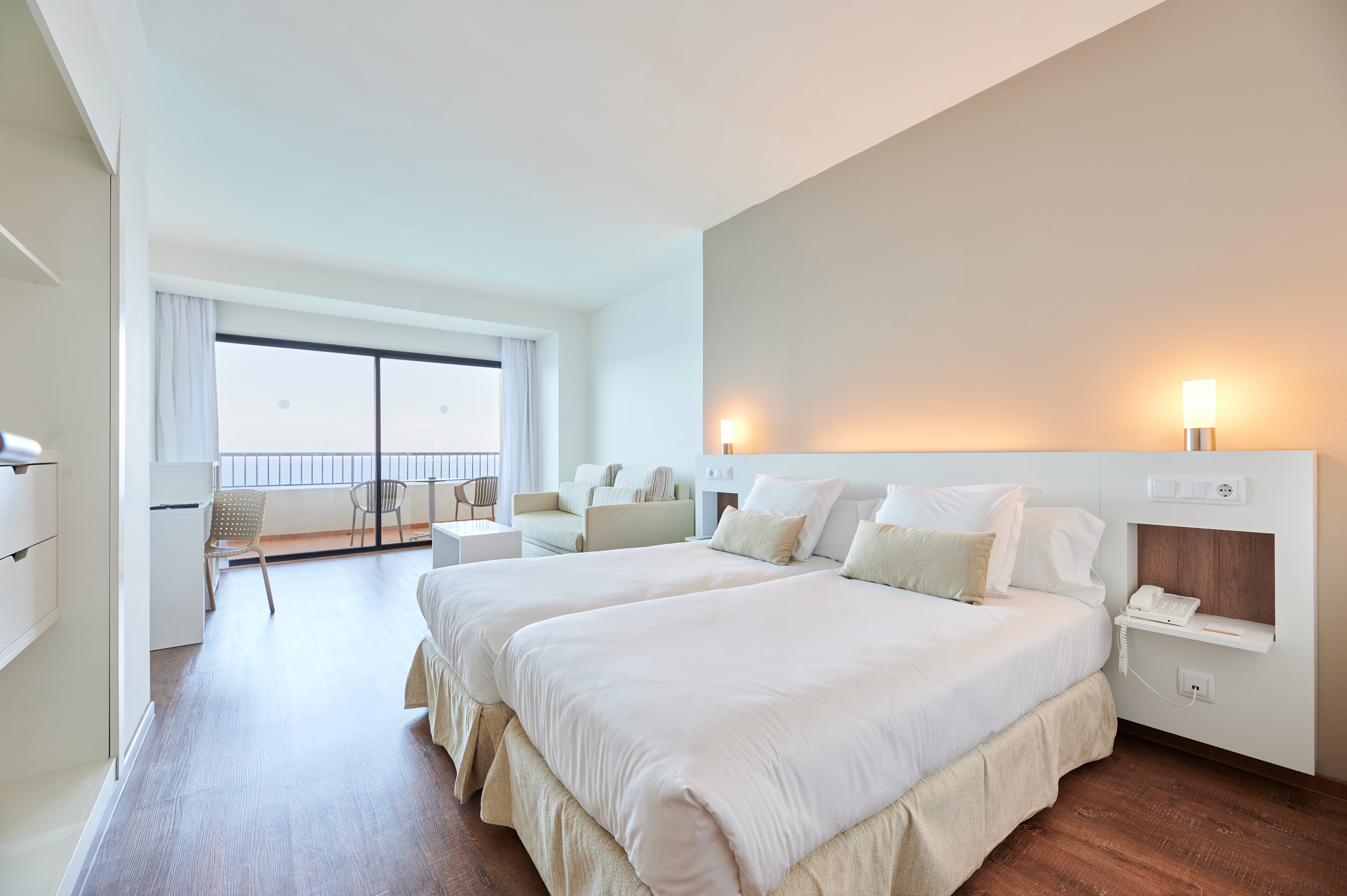 My Favorite Club, Superior, Double Bed, Sea Front