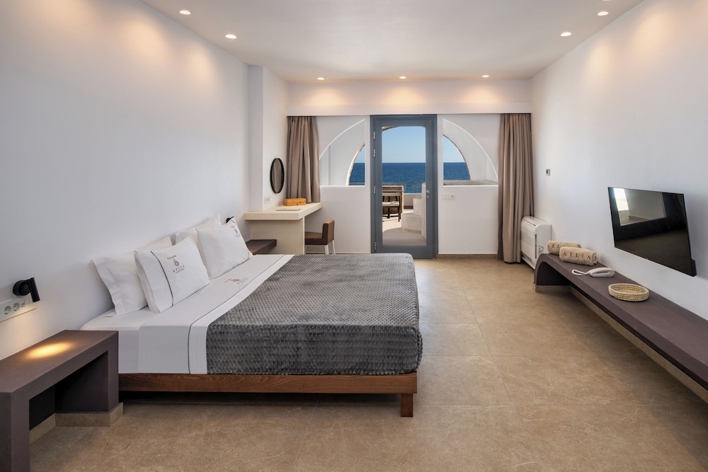 Aelia Luxury Suites 13/50