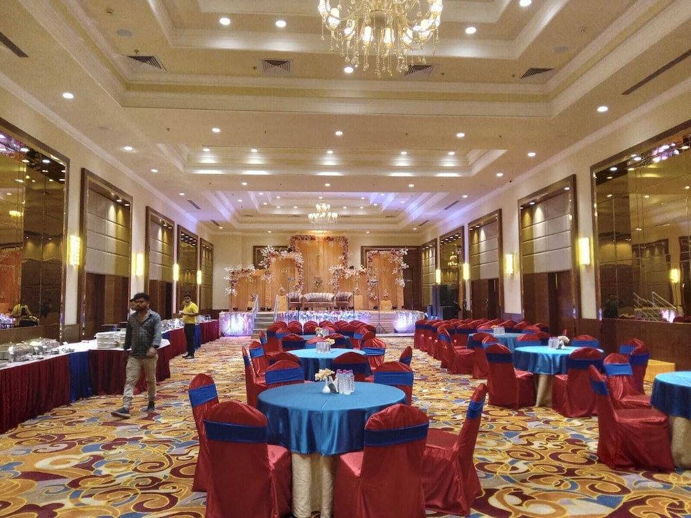 Hotel Pahadi 25/25