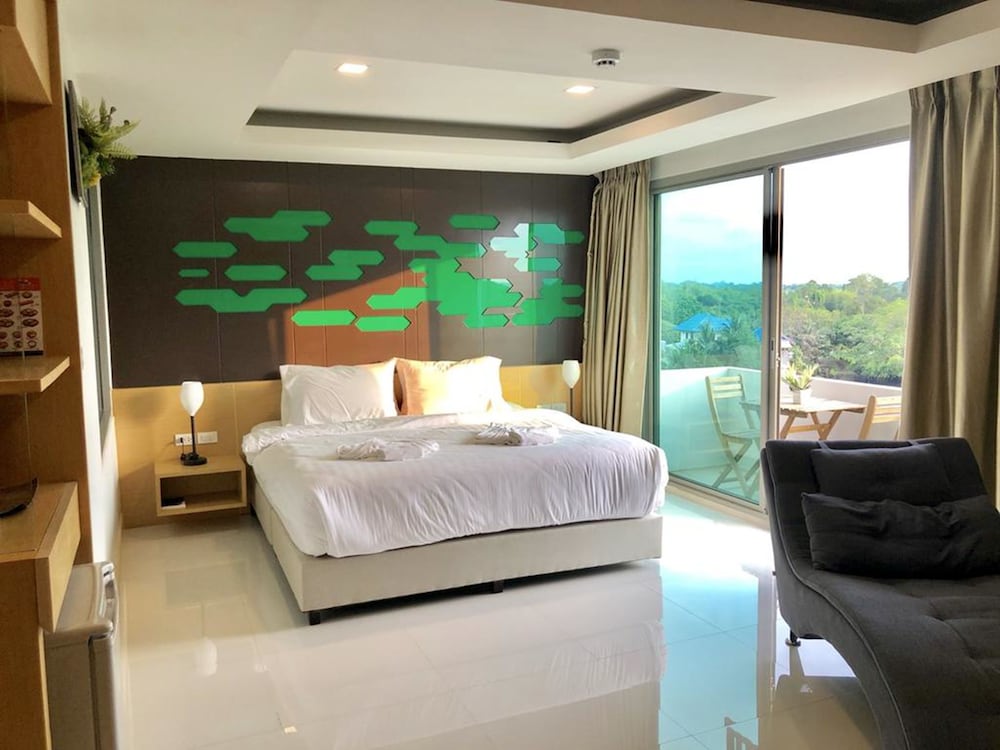 SUPERIOR, DOUBLE BED, BATHTUB