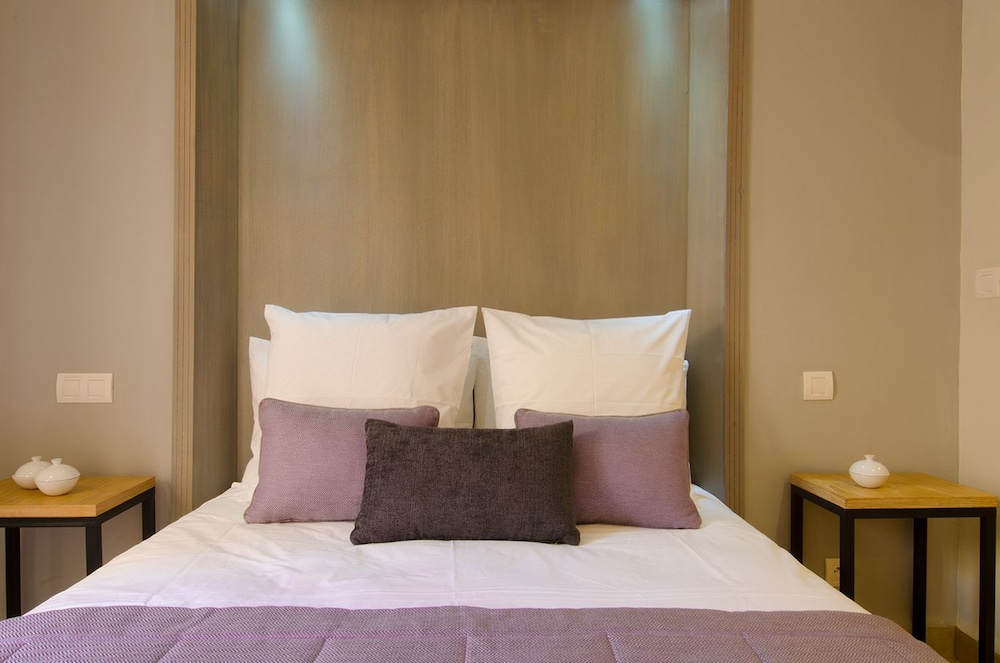 Riad Ayni 24/53