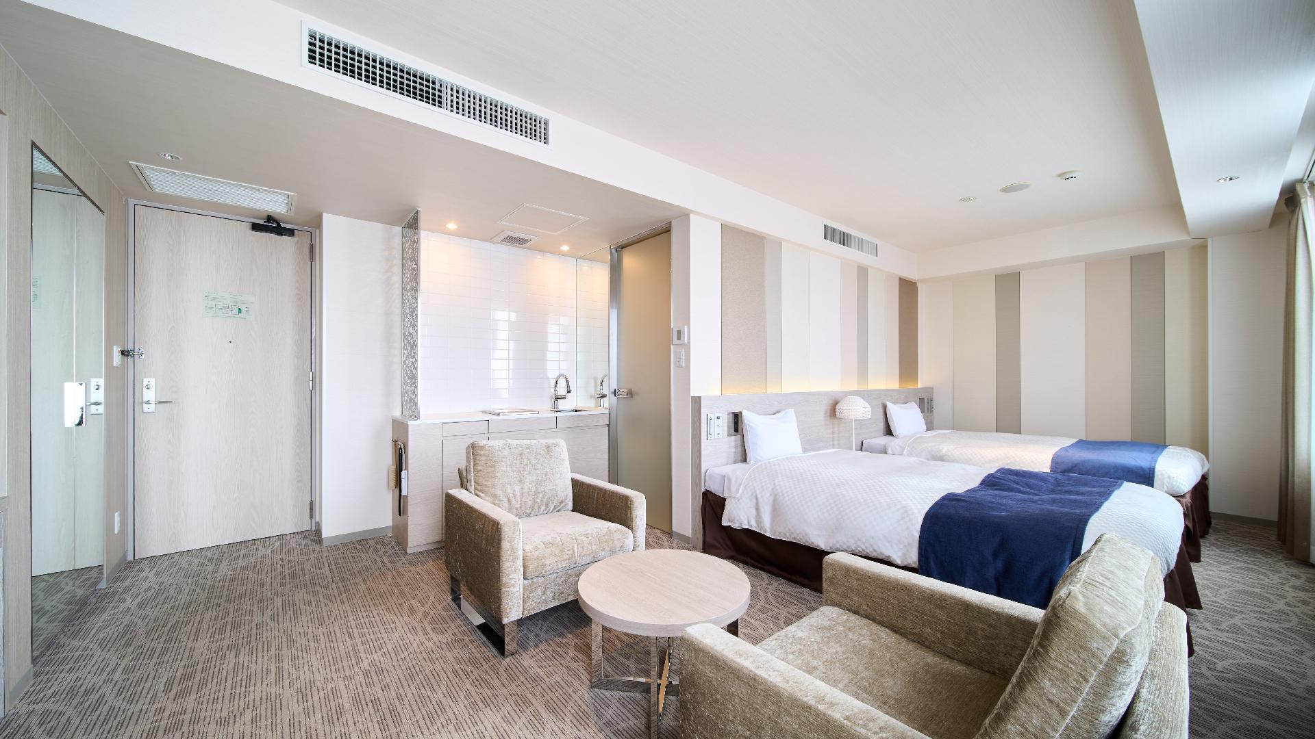 Superior, Deluxe, Twin Beds, Night View