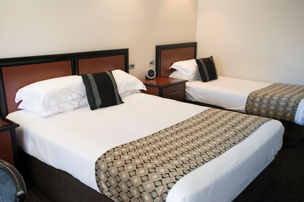 Best Western Plus All Settlers Motor Inn 19/34