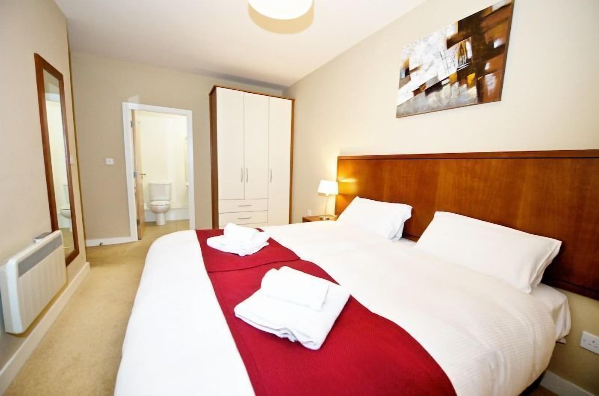3 BEDROOMS, APARTMENT