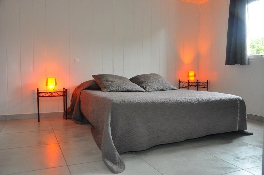 2 Bedrooms, Chalet, Double and Twin Beds, Bay View, Terrace