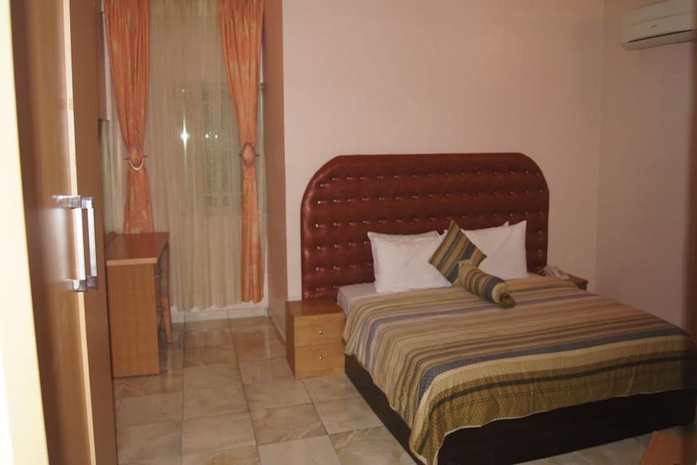 Royalview Hotel And Suites 20/62