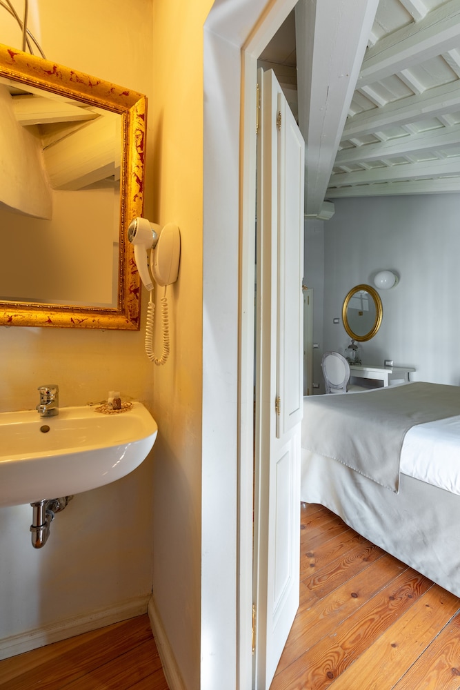غرفة كلاسيكية مفردة بسرير مزدوج، Hotel Palazzo Novello 6/6