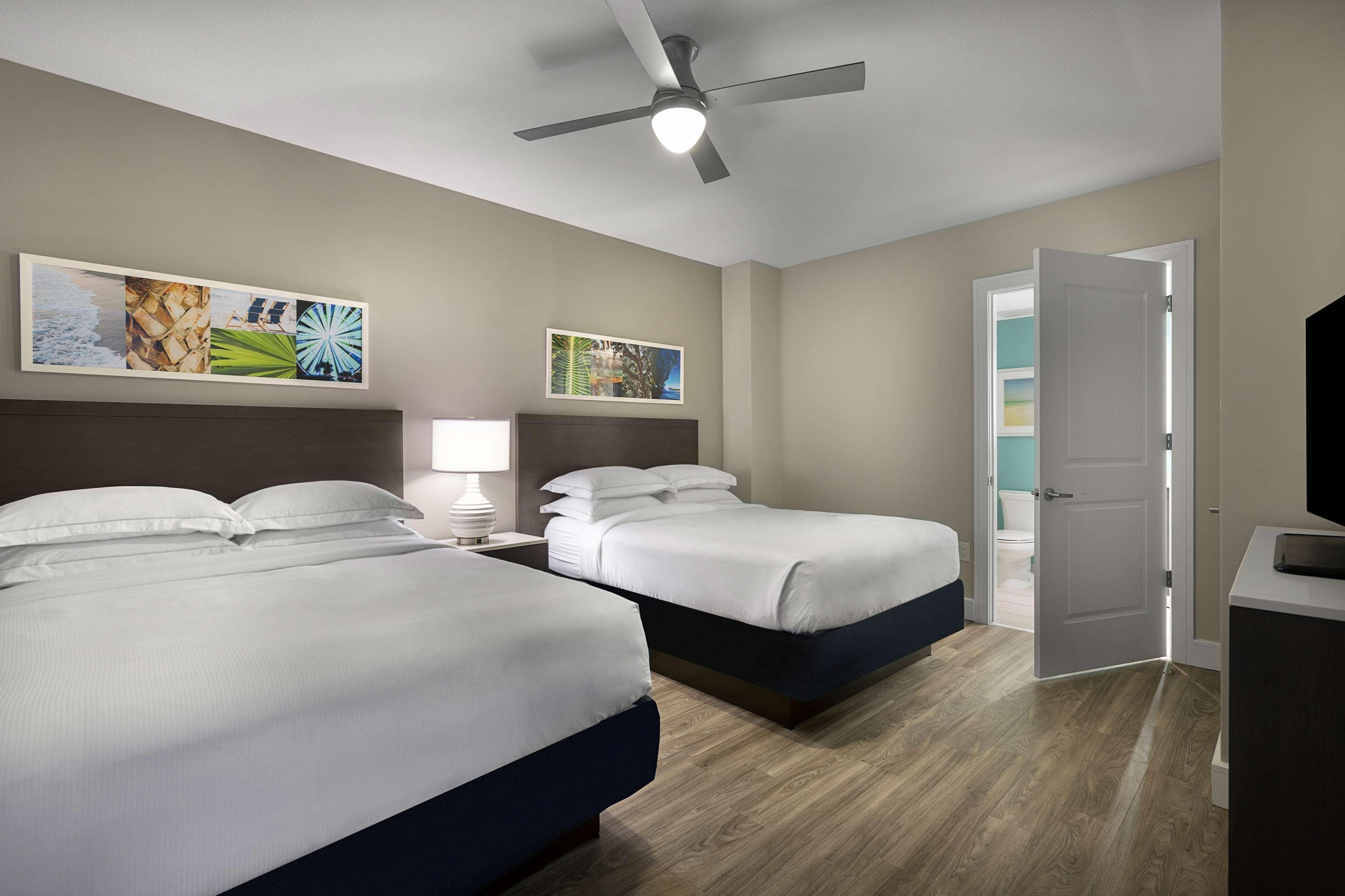 2 BEDROOMS, SUITE, 1 KING AND 2 QUEEN BEDS, OCEAN FRONT