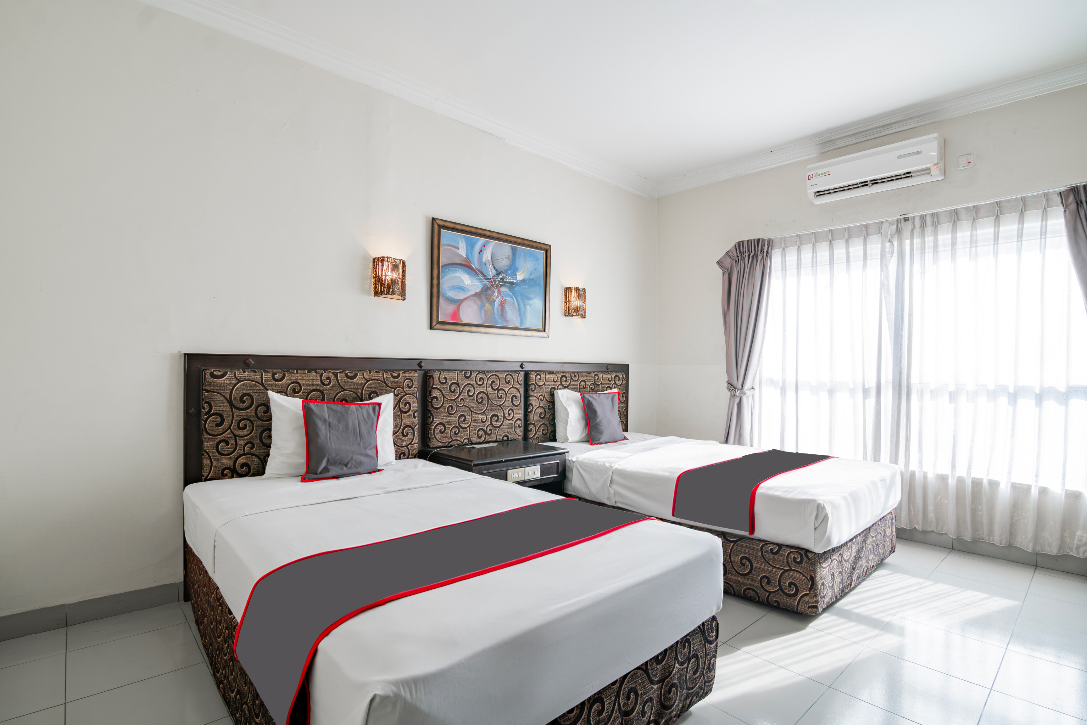 Collection O Senapelan Near Rsud Petala Bumi Formerly De Town Hotel 30/54