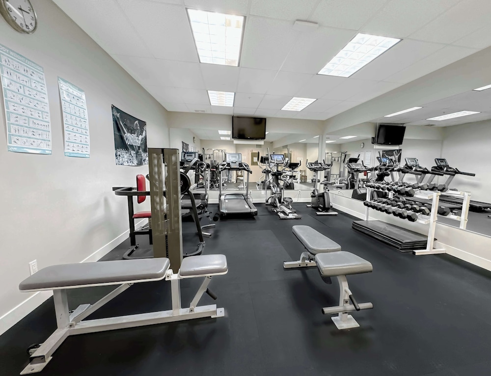 Coast Abbotsford Hotel And Suites 29/50
