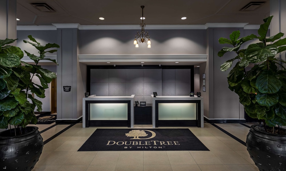 DoubleTree Suites by Hilton Detroit Downtown - Fort Shelby 9/59