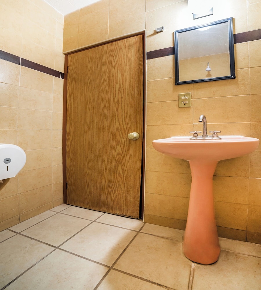 OYO Hotel Posada Bugambilia, San Luis Potosi 37/37