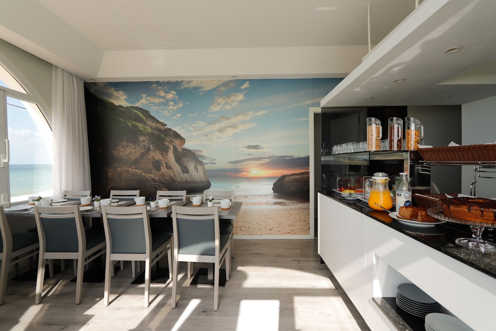Luxury Beach Guest House 40/51