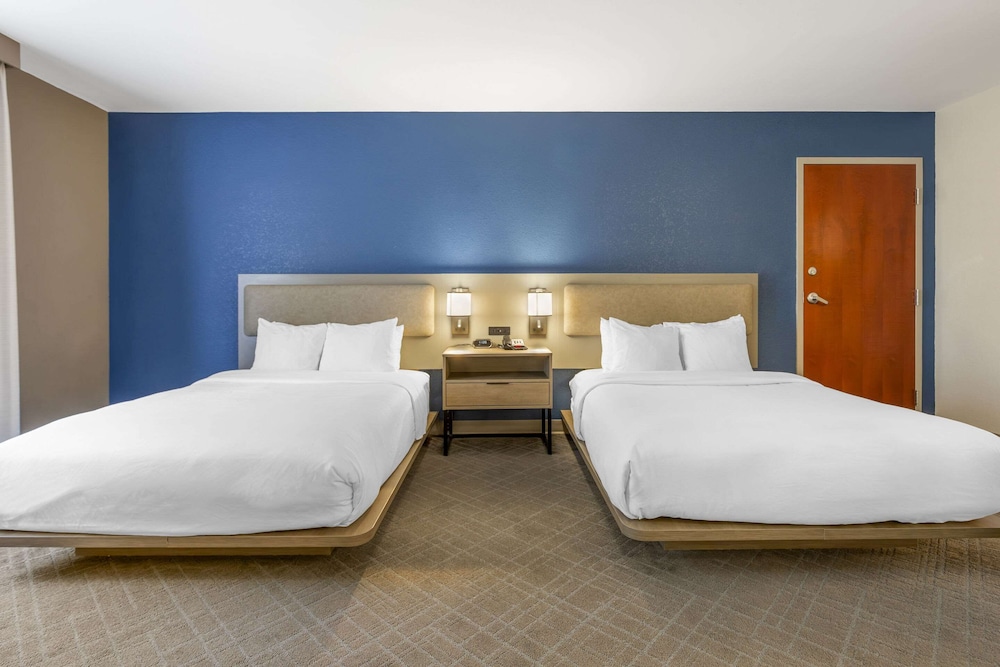 SUITE, MULTIPLE BEDS, ACCESSIBLE