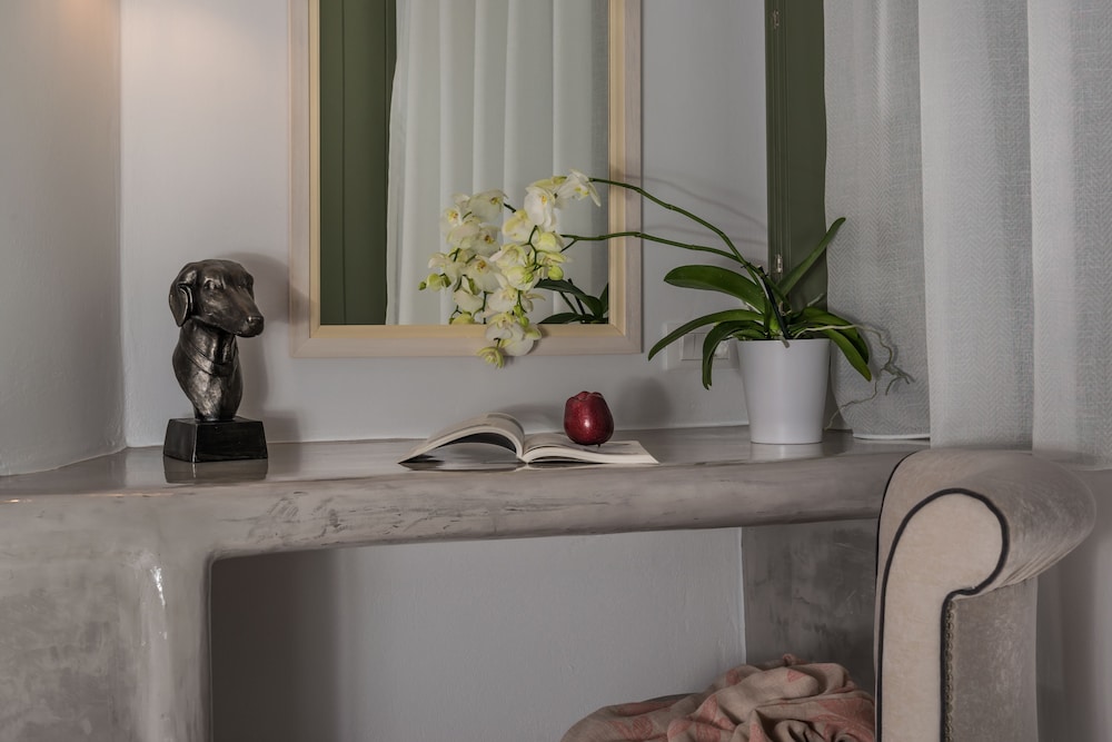 Elements Of Caldera Suites 2/50
